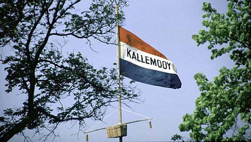 Vlag en mand van Kallemooi | © Martin Schoemaker, archief bezoekerscentrum Schiermonnikoog